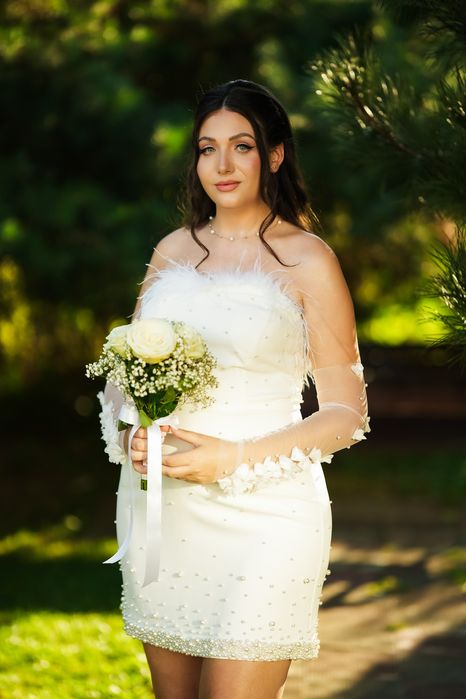Rochie alba cu perle