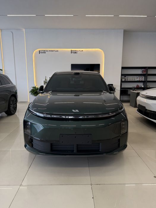 Lixiang L6 Maks с пробегом 2000км 2025