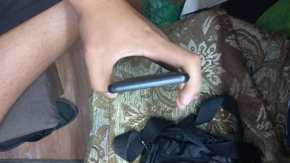 Самсунг а 12     64 гб