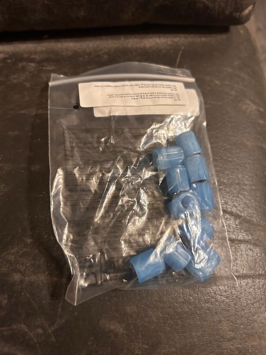 Флуресцентни капачки за автомобилни гуми!