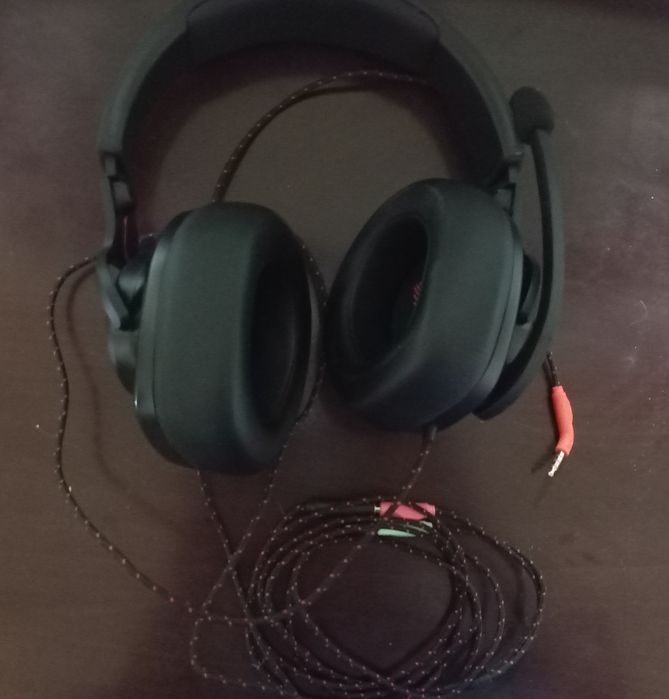 наушники JBL QUANTUM 200