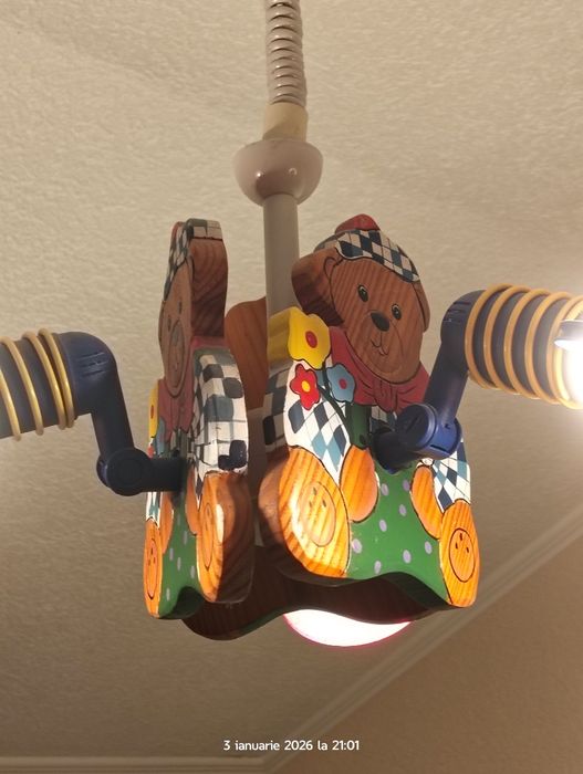 Vând candelabru pentru camera copii