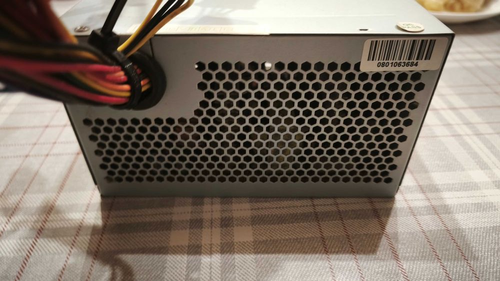 Carcasa tower mare cu maner, cooler Raidmax 120mm și Sursa X-Gear 400w