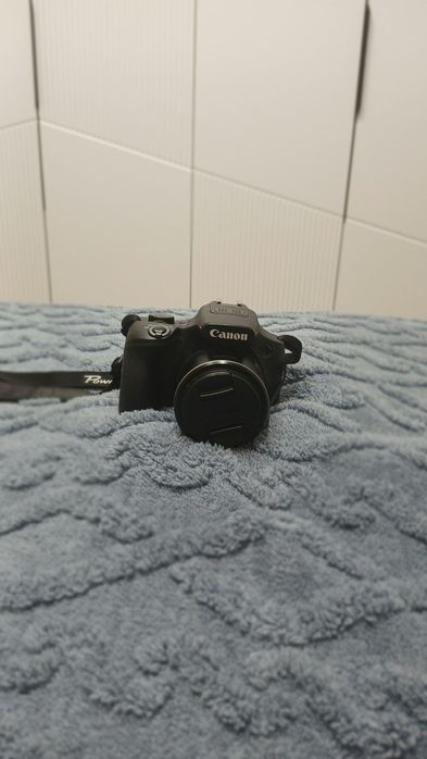 В продаже CANON SX60HS