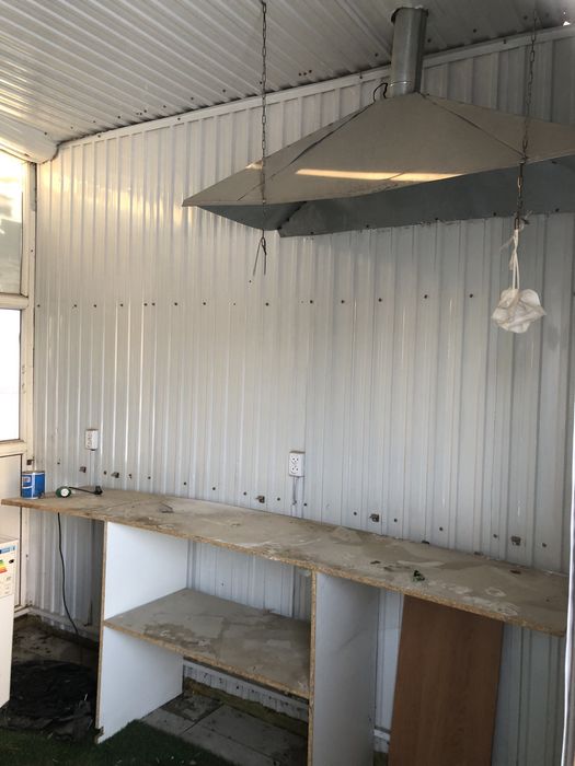 Продаю донер будеу 3*4