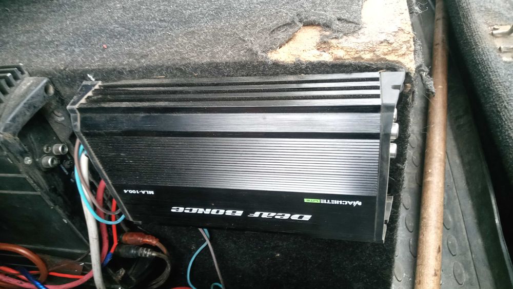 Сабвуфер и два усилителя