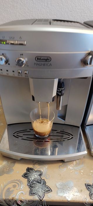 Espresor cafea DeLonghi magnifica