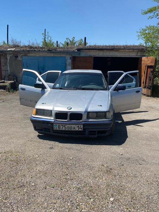 Продам машину   .