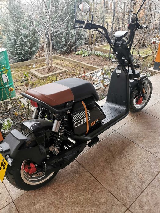 NOU NOUȚ-Scuter electric