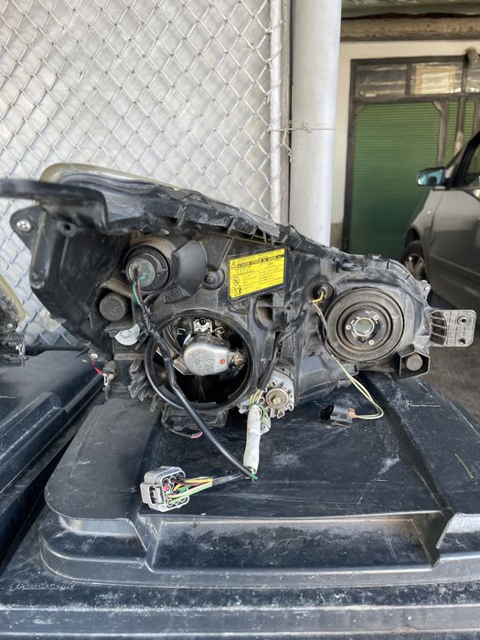 Оригинални фарове за субару outback / Legacy оборудвани ксенон