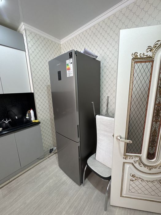 Холодильник Самсунг серый