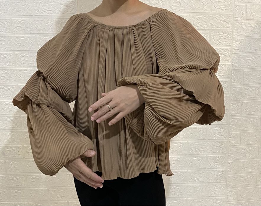 Белый и коричнивый кофточка