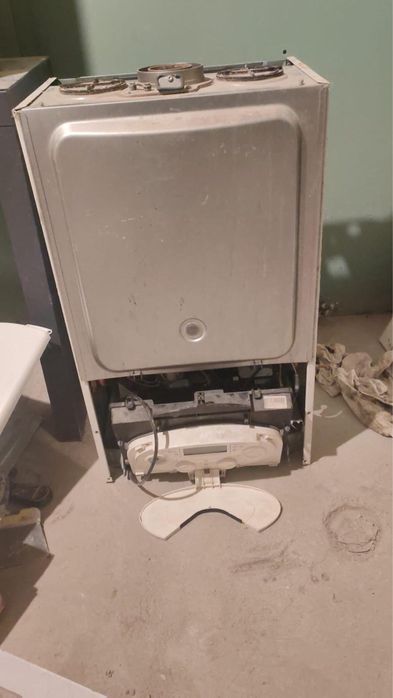 Dezmembrez - piese  centrale ariston