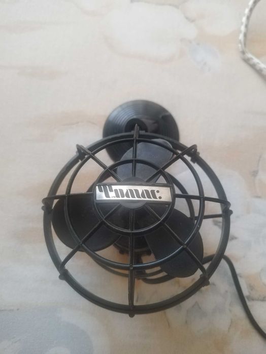 Ventilator auto Tomac cu ventuzã 12 V Functional