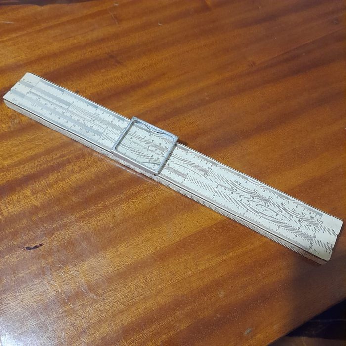 Продам логарифмическую линейку советскую