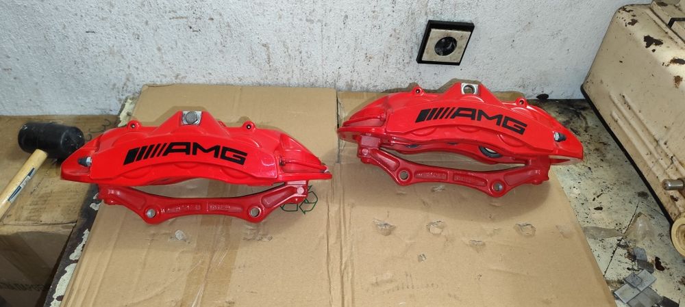 6 бутални спирачни апарати AMG