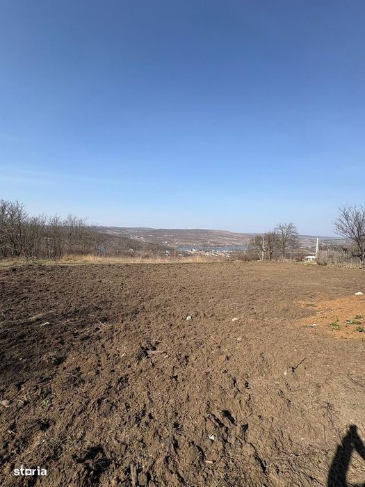 teren aroneanu  2000 mp deschidere 30 ml toate utilitatile 75 euro mp