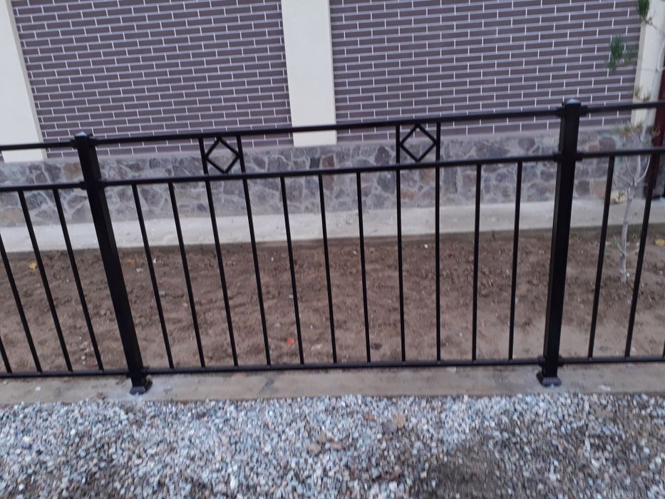 Изготавливаем и устанавливаем решётки на окна , ограждения и навесы