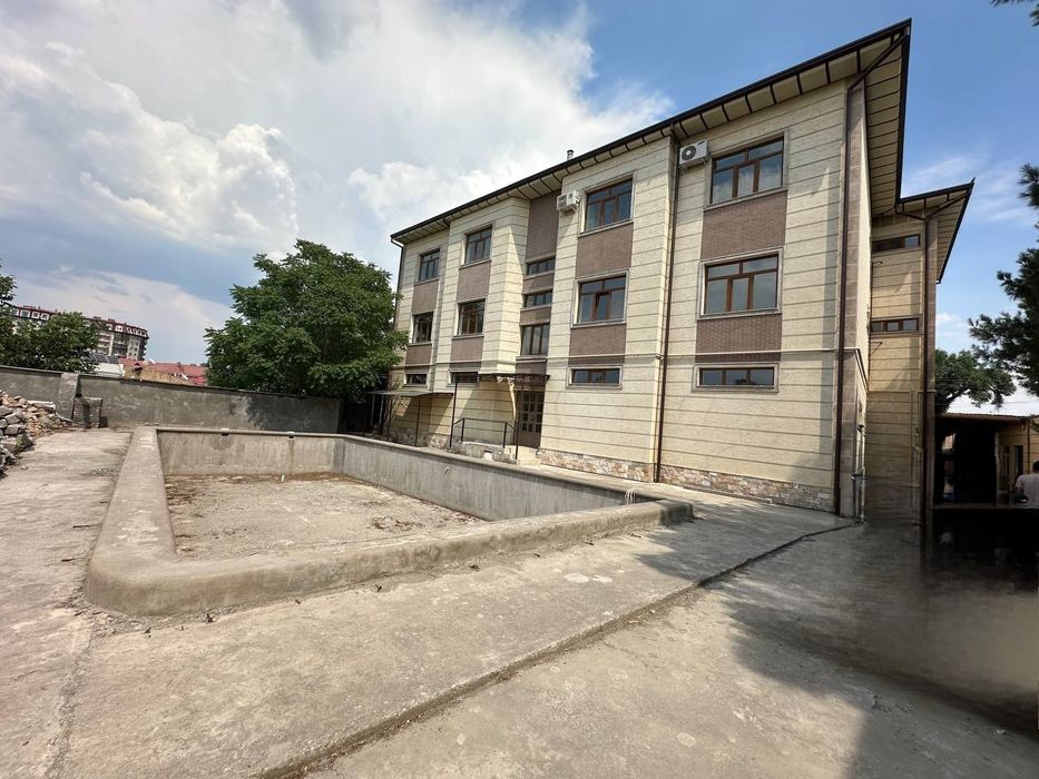 Продаётся здание под Гостиницу или другой бизнес  первая линия