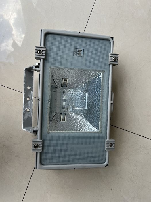 Халогенен прожектор