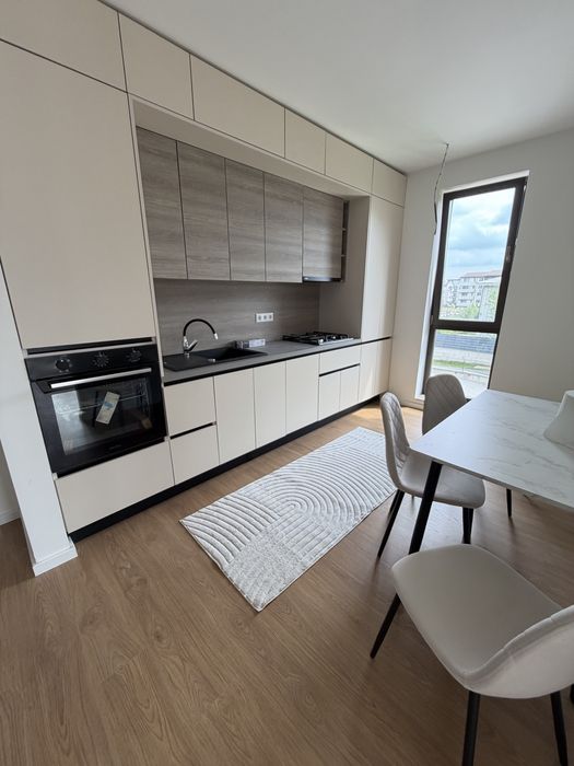 Inchiriez apartament 2 camere Eroilor Floresti