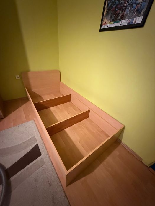 Единично легло с матрак