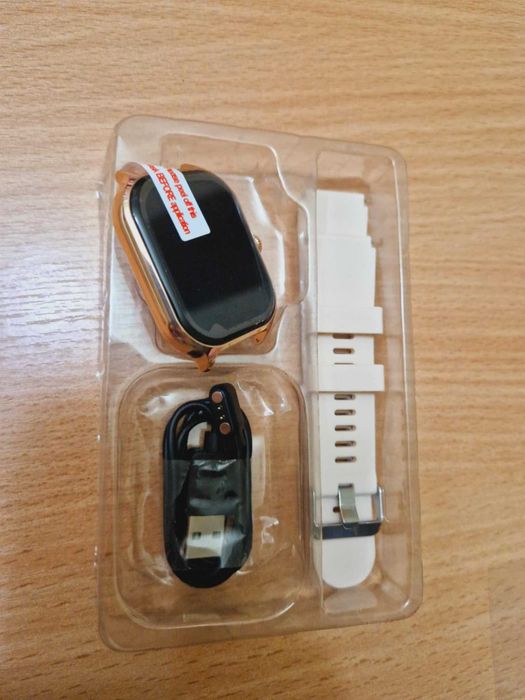 Дамски смарт часовник - чисто нов