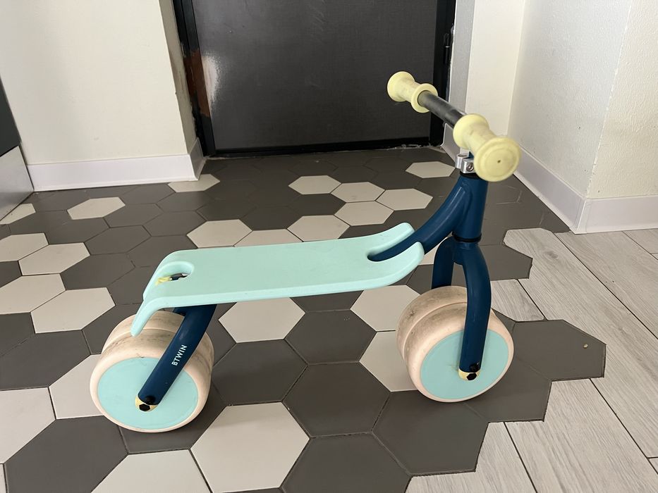 Trotineta echilibru Btwin