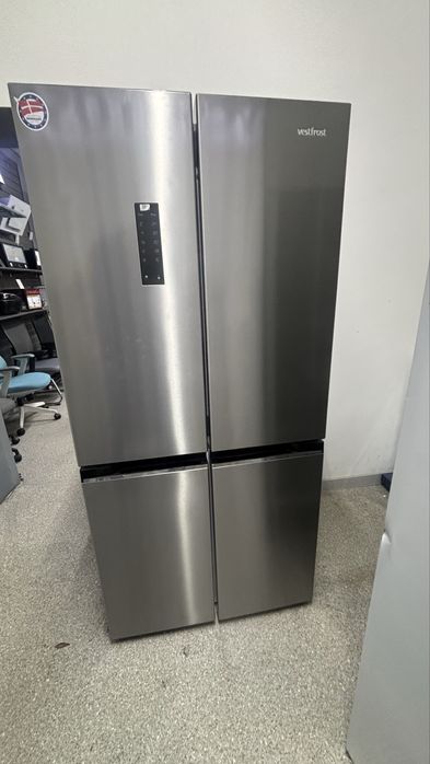 Холодильник Side by Side новый с витрины