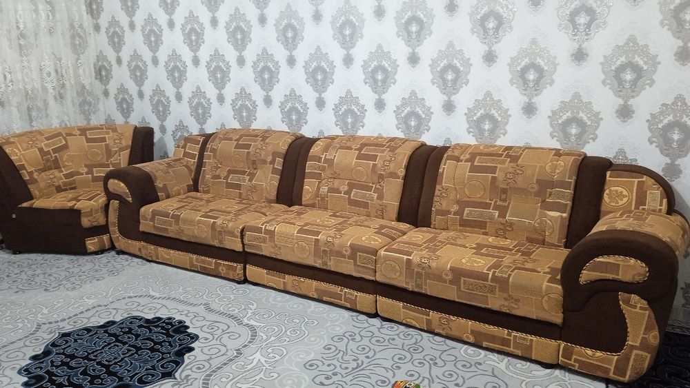 Спални и диван угалёк