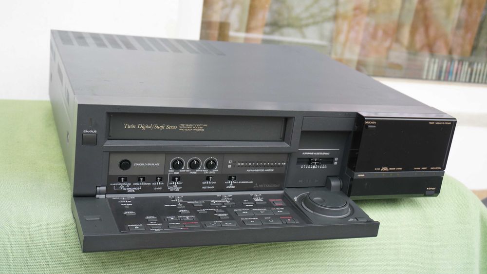 Video recorder S-VHS Mitsubishi HS-E82 DEFECT
