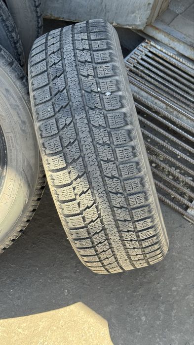 Продам резину, шины : 215/60/R17