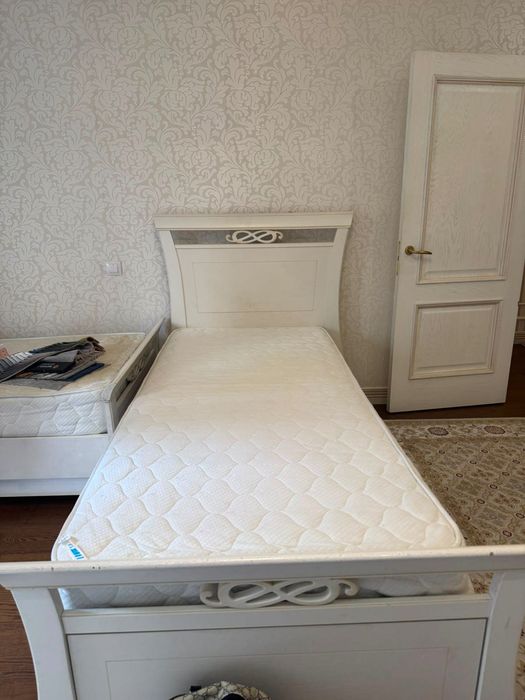Кровать для спальни