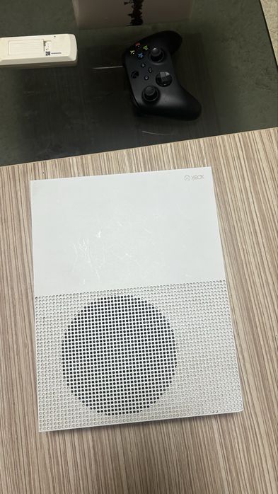 XBOX ONE S 365 GB memorie
