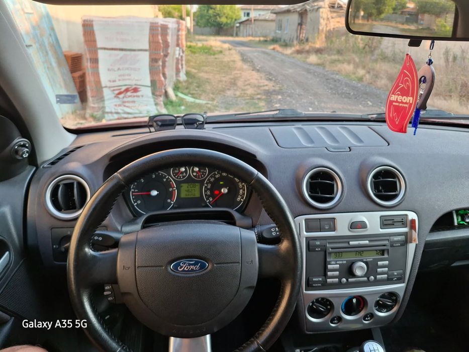 Форд фюжън 2008 във перфектно състояние като нова е