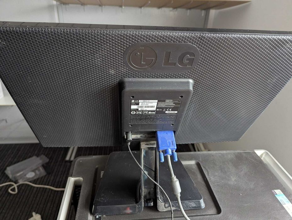 Sistem PC complet HP Intel I3 3.2 GHZ, 8GB Ram + Monitor 18.5 LG