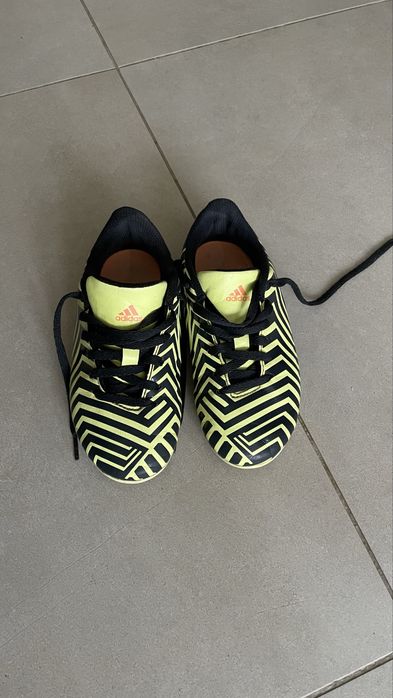 Ghete footbal  Adidas predito