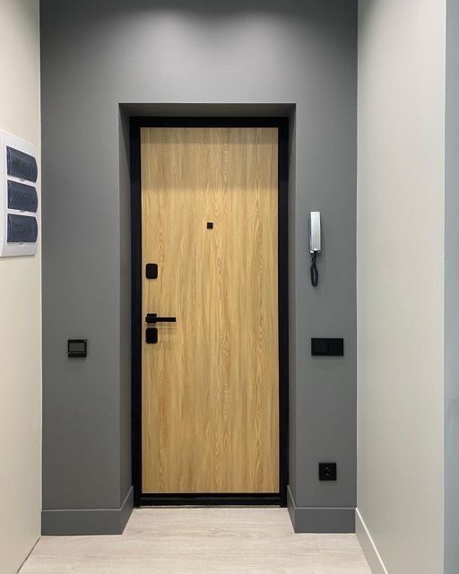 Установка входных дверей