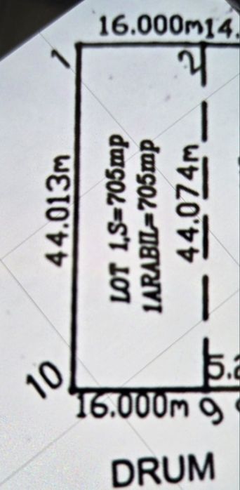 Teren  INTRAVILAN  ,705mp,16 m desch la strada,PANORAMIC