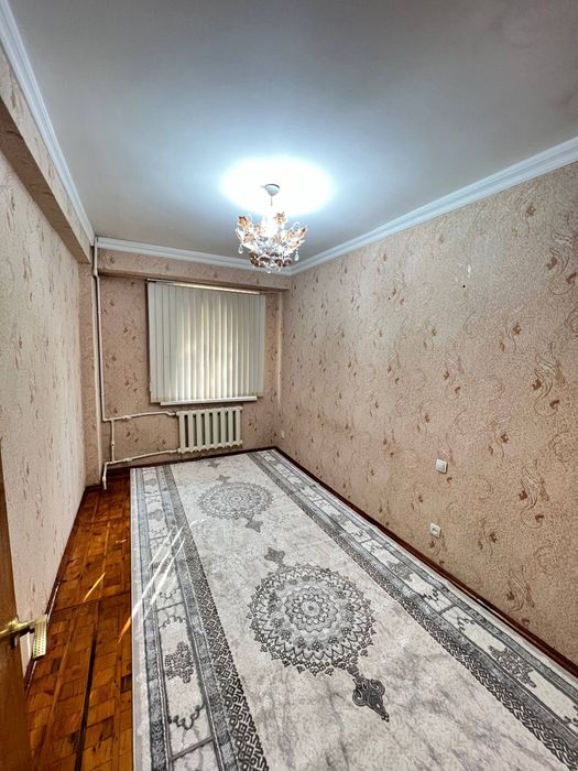 Сдаю 3-х комнатную квартиру на 1-этаже, возле метро Т