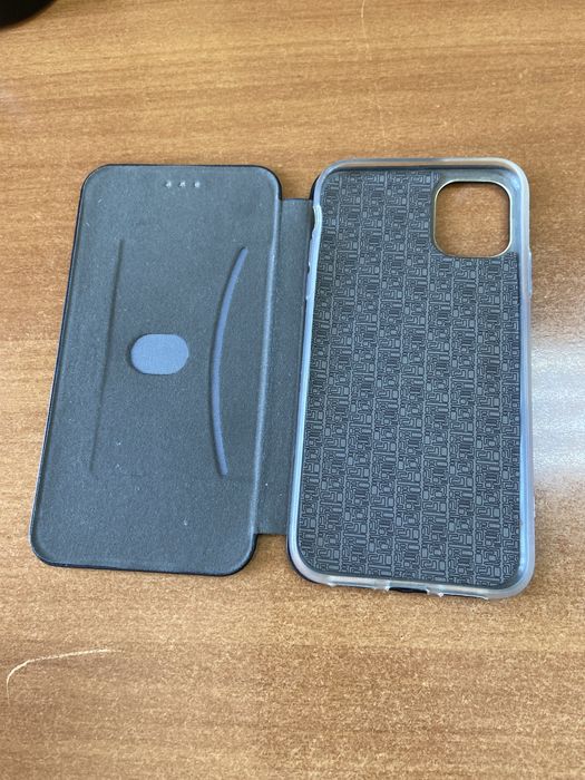 Чехлы на айфон 11