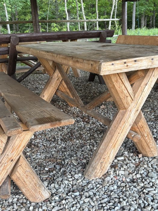 Fac leagane din lemn rustice , scaune cat si mese !