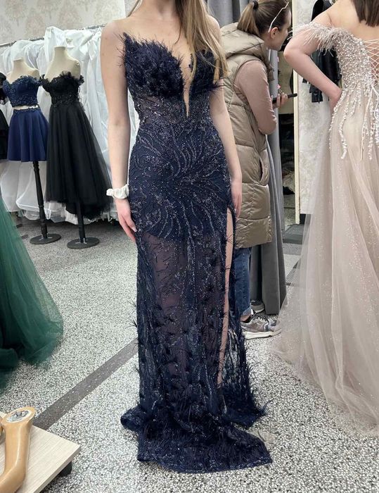 Тъмно синя бална рокля