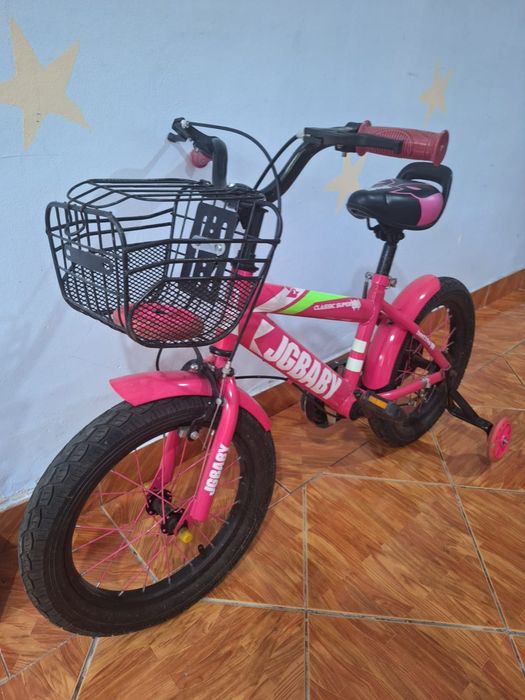 Vând bicicletă fete
