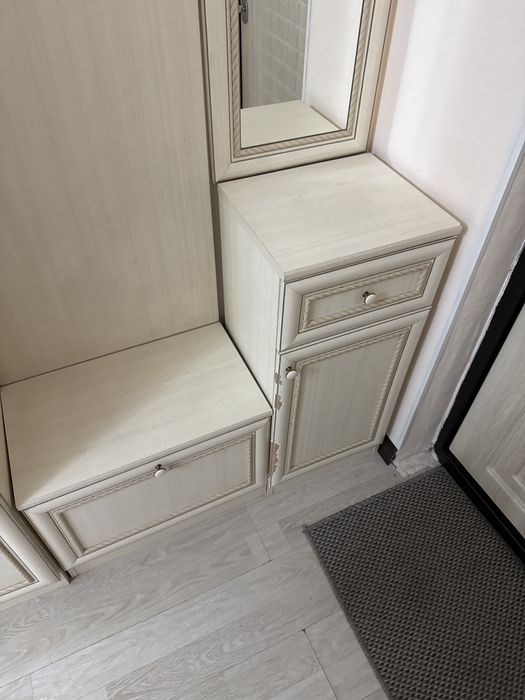 Мебель: прихожая