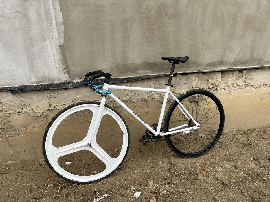 Велосипед типа фикс