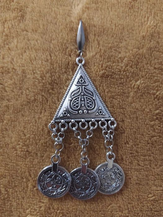 Трепка за родопска шапка или кърпа