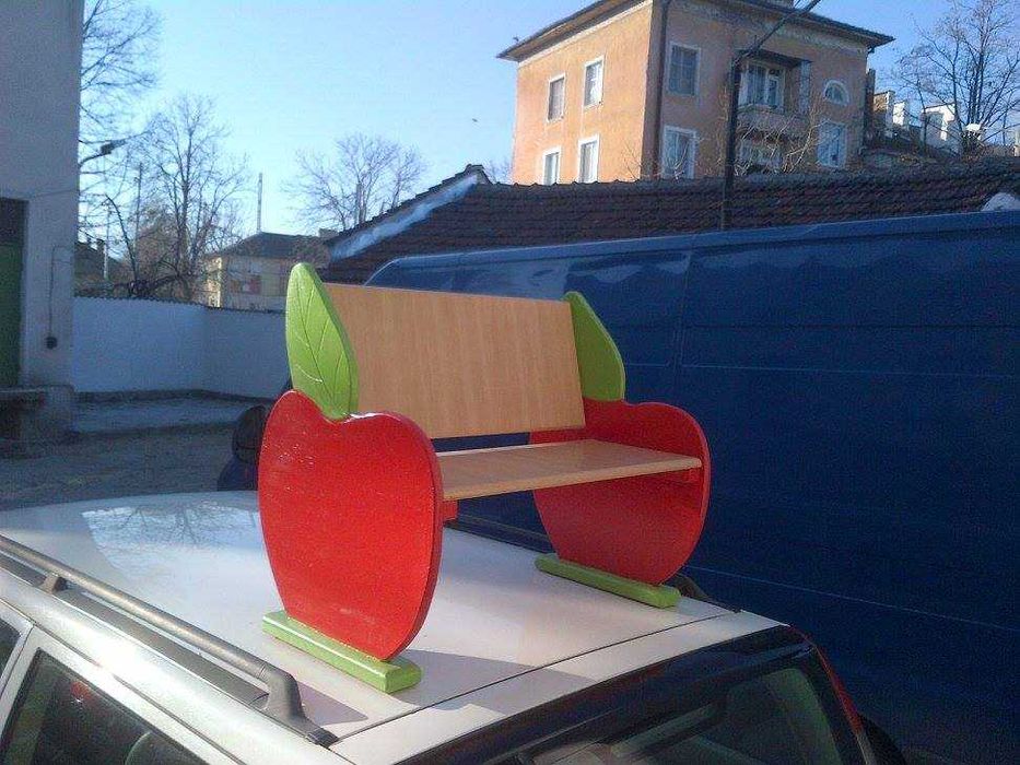 Ретро самолети, етажерки, пейки и декорация