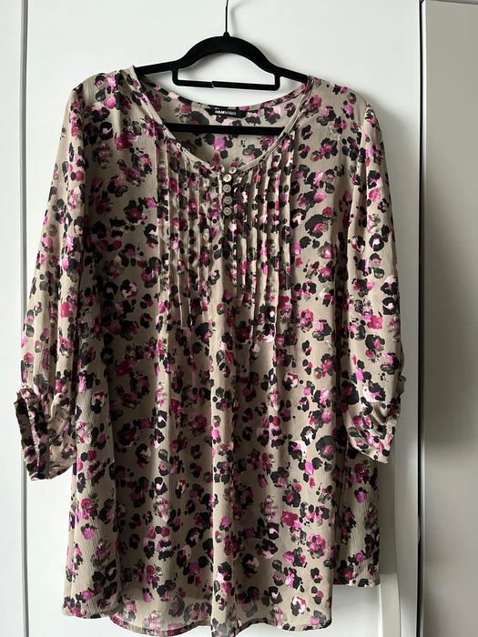 Costum cu pantalon de vanzare