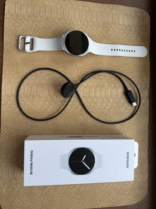 Samsung galaxy watch 8 ,44 mm LTE